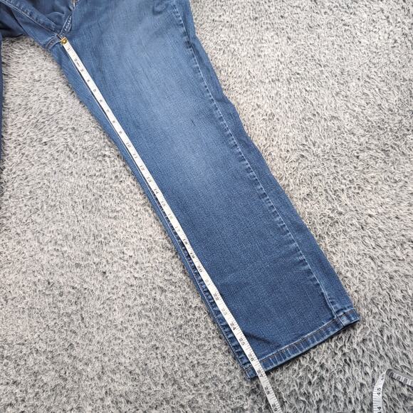 LL Bean Jeans Women 10 Blue Classic Fit Straight Leg Mom Normcore Casual Denim - Picture 8 of 10